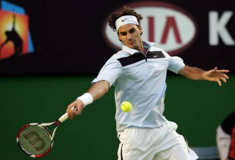 Tip Of The Week – The Forehand – The Role of the Left Arm